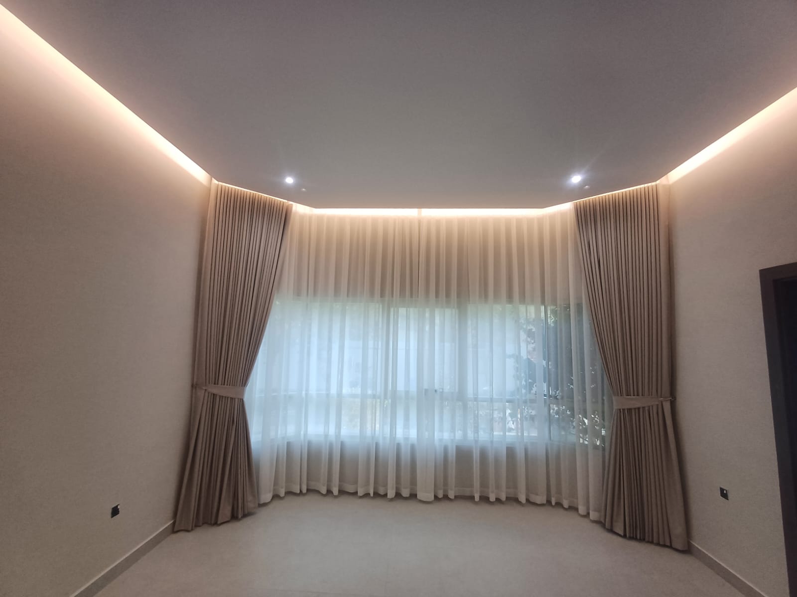 Curtain Installation Dubai